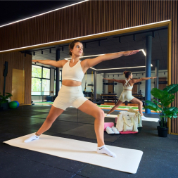 MALLAS CORTAS INDOOR GYM BEIGE